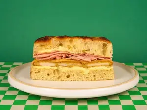 Media focaccia de milanesa