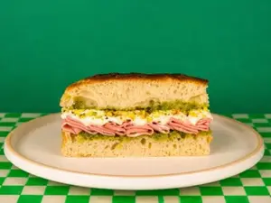 Media focaccia de mortadela