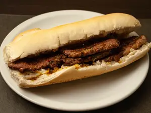 Sandwich de bife de chorizo
