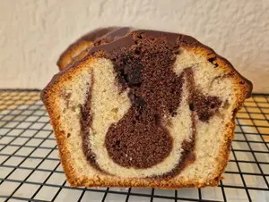 Budín marmolado