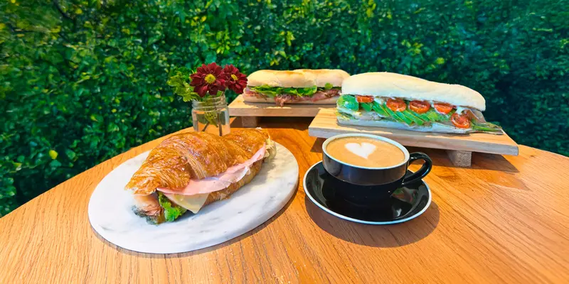 Amara Café