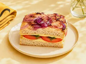Focaccia caprese