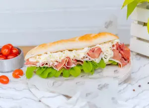 Sándwich Crudo & Burrata