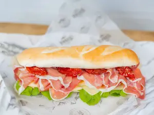 Sándwich Crudo Parma