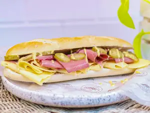Sándwich Pastrón