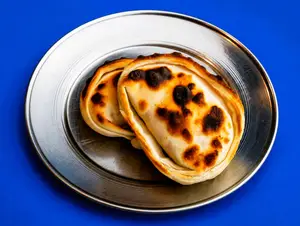 Empanada De Jamon Y Queso