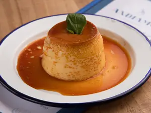 Flan casero con dulce de leche