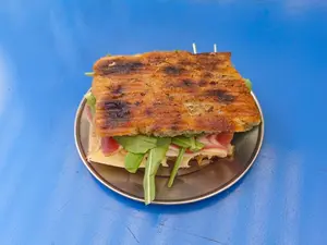 Focaccia Crudo
