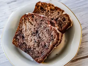Budin de banana, choco y nuez