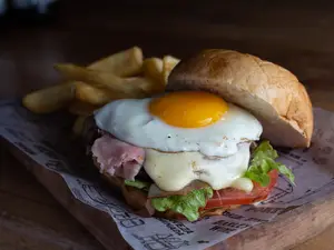 Hamburguesa Completa Con Papas