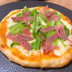 Pizza Rúcula Y Crudo