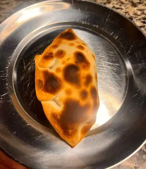 Empanada de jamón y queso