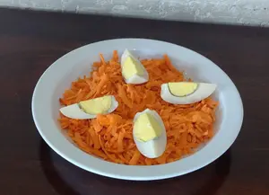 Ensalada repollo, hue y golf