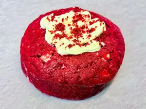 Cookie de red velvet rellena