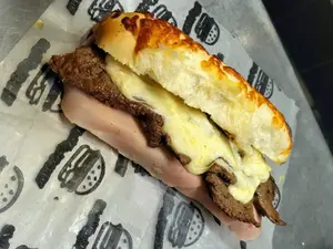 Lomito jamón y muzza