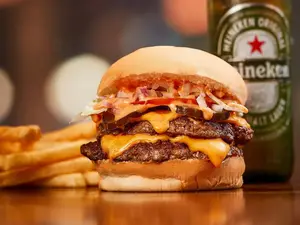 Hamburguesa Americana con papas