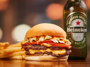 Hamburguesa Tasty con papas