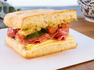 Salame y queso