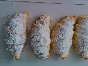 Medialunas con pastelera x3