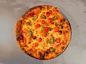 Pizza napolitana grande