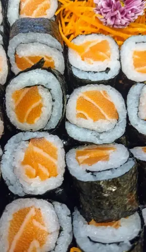 Sake maki (8 Piezas)