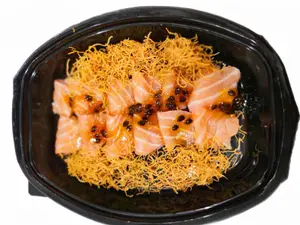 Tiradito de salmón 10 uni