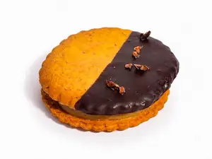 Alfajor de banana y dulce de leche