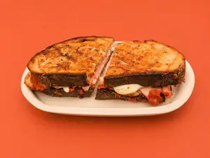 Tostado De Lomito Y Queso
