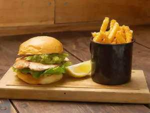 Atruckon crispy y papas