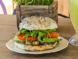 Pollo bb bagel