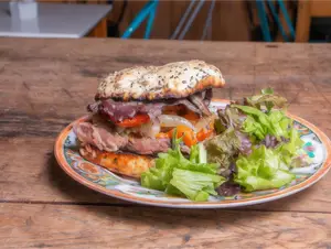 Bagel de bondiola braseada