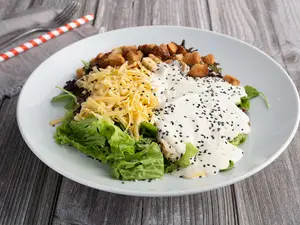 Ensalada cesar con salmón