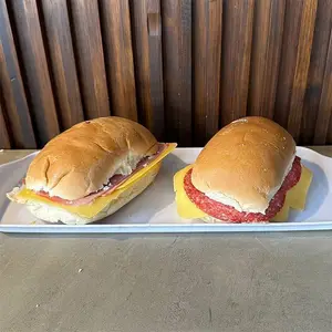 Sándwich en pan pebete