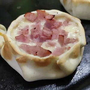 Empanada de jamón y queso