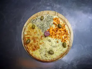 Pizza 4 quesos