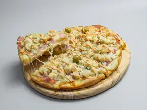 Pizza de roquefort y palmitos
