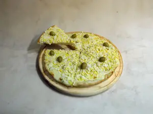 Pizza muzzarella al huevo