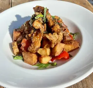 Crispy chicken bao
