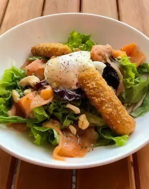 Ensalada de salmón ahumado
