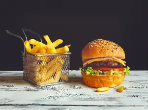 Hamburguesa completa con fritas
