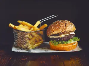 Hamburguesa porteña con fritas