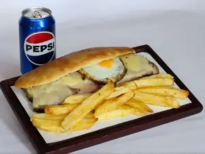 Sanwich de lomito clasico con fritas