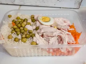 Ensalada chica arroz, pollo