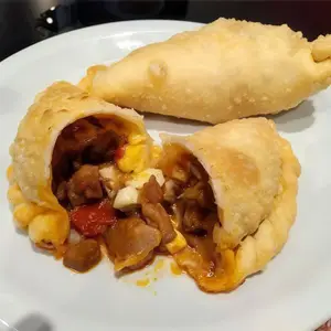 Empanada frita de carne suave