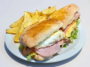 Sandwich de lomito con lytomat