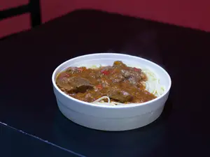 Tallarines c/estofado de carne