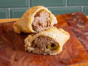 Empanada de carne desmechada