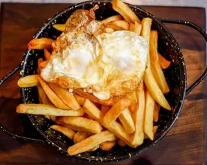 Papas fritas a caballo