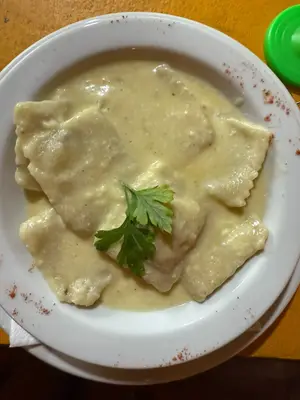 Raviolones calabaza y muzzarella artesanales