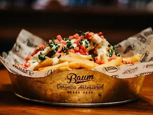 Papas fritas con salsa